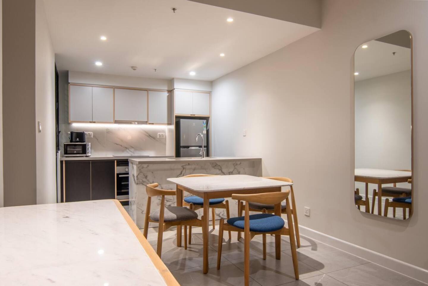 Luxury 2 Or 3Br Apartment In Dist 1 N Pool, Gym, Airport Pickup ホーチミン市 エクステリア 写真
