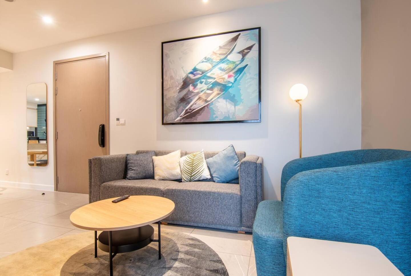Luxury 2 Or 3Br Apartment In Dist 1 N Pool, Gym, Airport Pickup ホーチミン市 エクステリア 写真