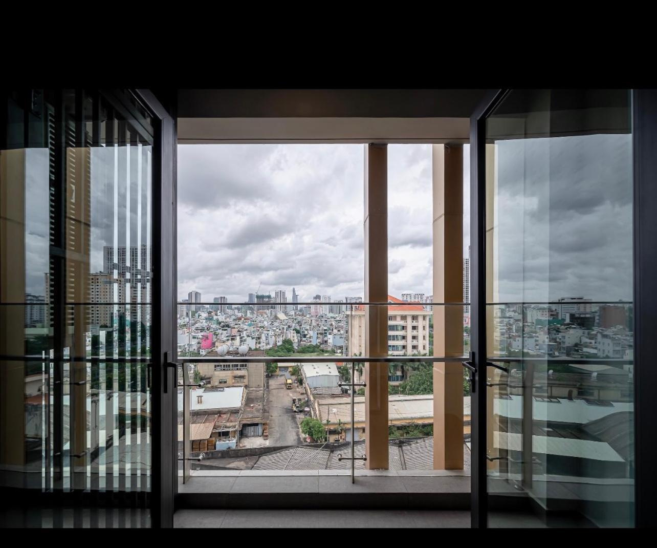 Luxury 2 Or 3Br Apartment In Dist 1 N Pool, Gym, Airport Pickup ホーチミン市 エクステリア 写真