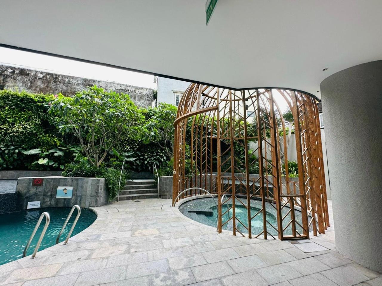 Luxury 2 Or 3Br Apartment In Dist 1 N Pool, Gym, Airport Pickup ホーチミン市 エクステリア 写真