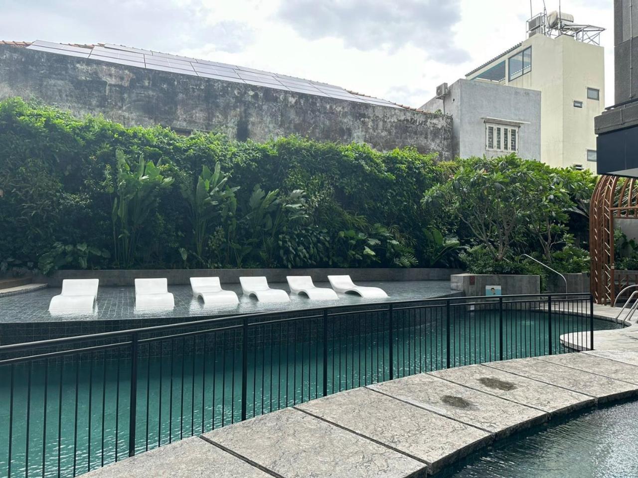 Luxury 2 Or 3Br Apartment In Dist 1 N Pool, Gym, Airport Pickup ホーチミン市 エクステリア 写真