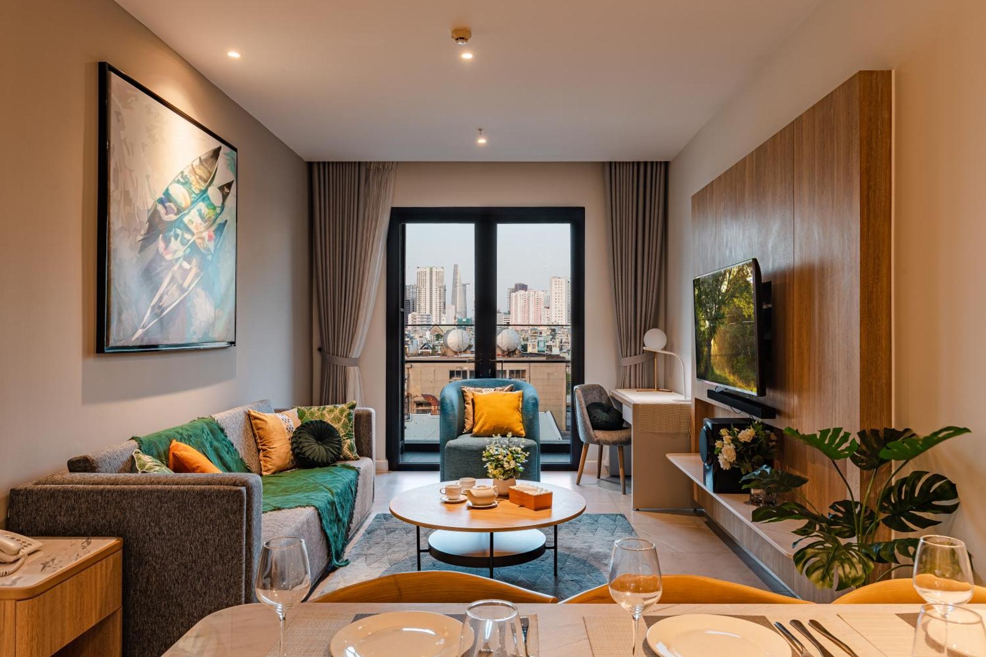 Luxury 2 Or 3Br Apartment In Dist 1 N Pool, Gym, Airport Pickup ホーチミン市 エクステリア 写真