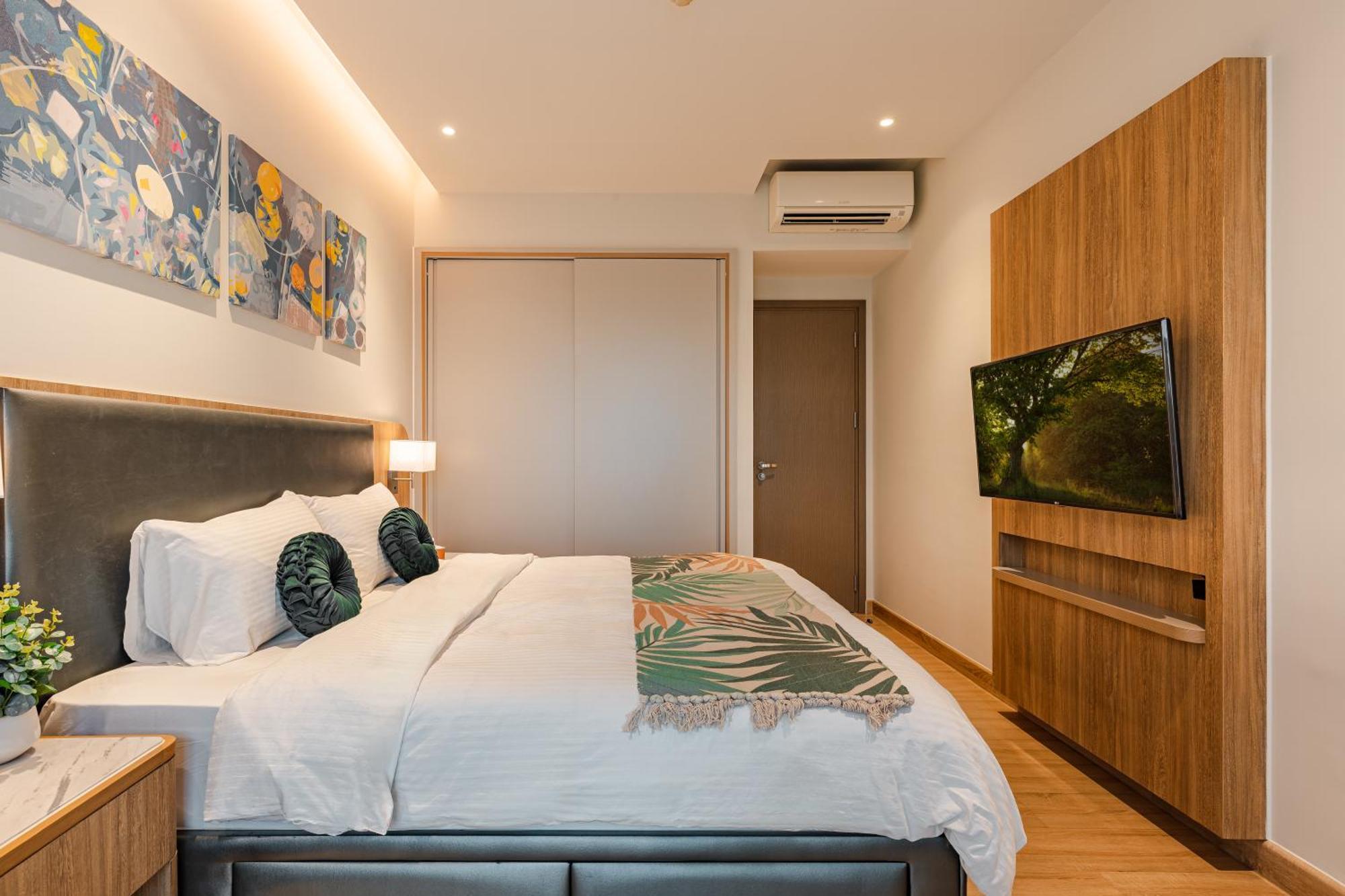 Luxury 2 Or 3Br Apartment In Dist 1 N Pool, Gym, Airport Pickup ホーチミン市 エクステリア 写真